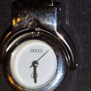 Pre-Owned.                Silver Gucci Watch